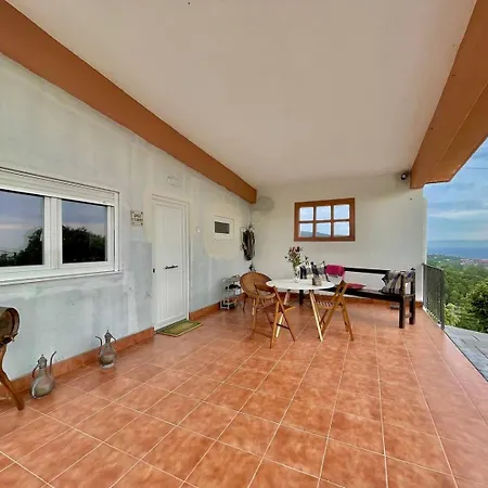 Con Bano Privado Y Vistas Al Mar En شقة بيرميو